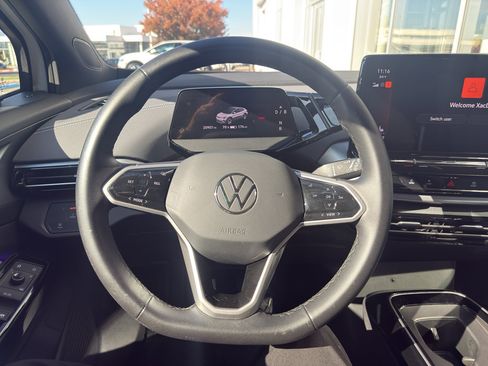 Used 2023 Volkswagen ID.4 Pro image 10
