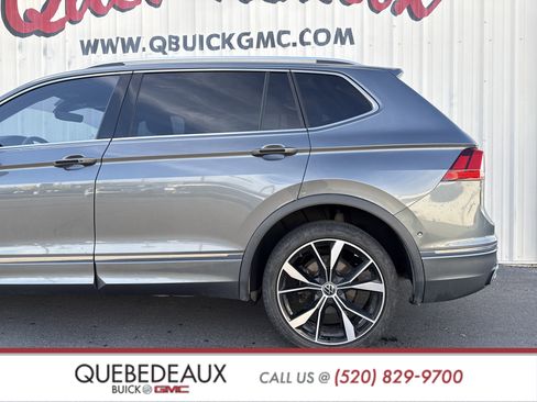 Used 2022 Volkswagen Tiguan SEL R-Line image 2