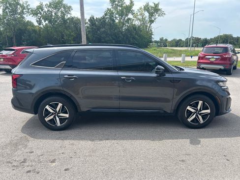 Used 2021 Kia Sorento EX w/ Panoramic Sunroof Package FWD image 4