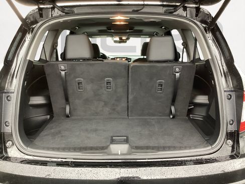 Used 2021 Honda Pilot Touring image 16