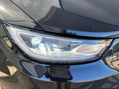 Used 2023 Chrysler Pacifica Touring-L image 27