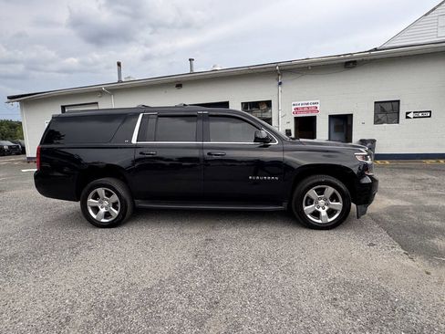 Used 2018 Chevrolet Suburban LT image 7
