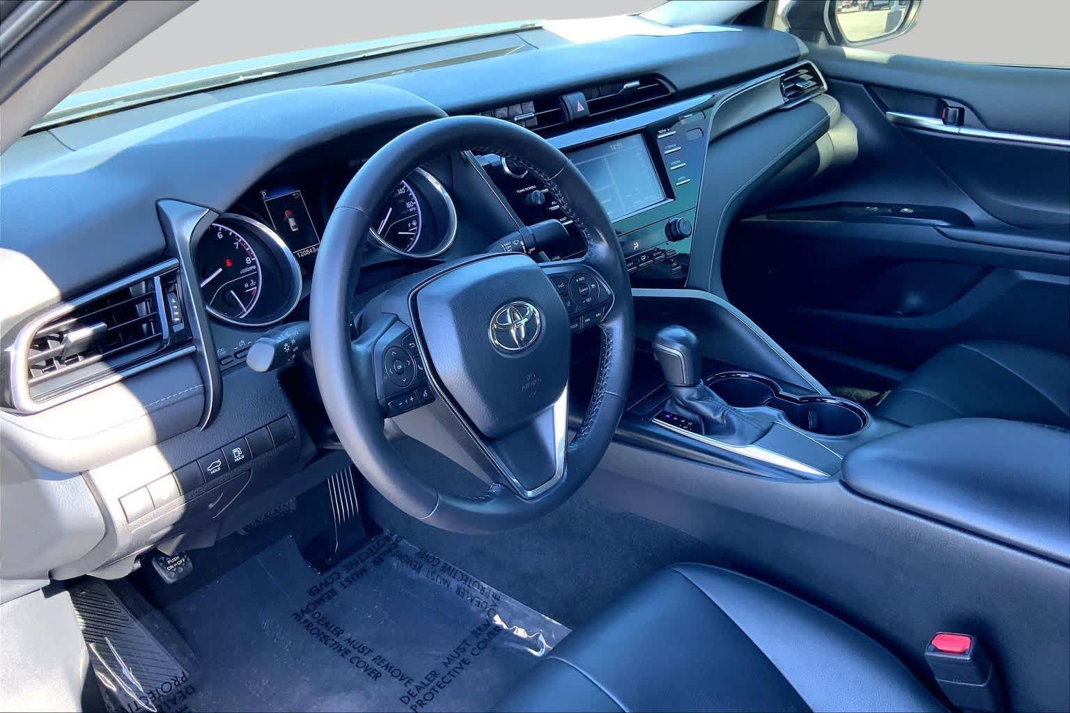 Used 2019 Toyota Camry SE FWD image 17