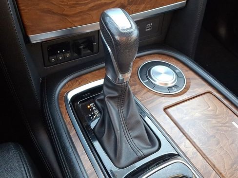 Used 2023 Nissan Armada SL image 18