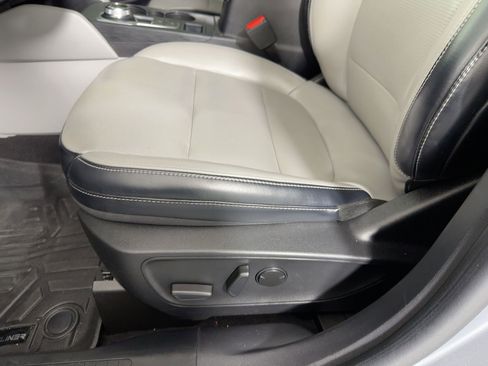 Used 2023 Ford Escape Platinum image 12