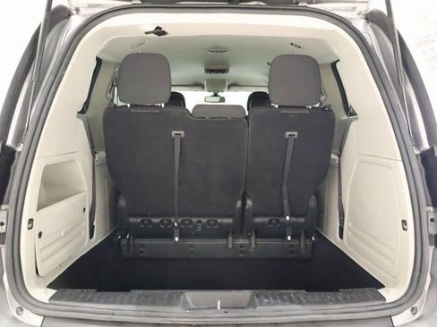 Used 2020 Dodge Grand Caravan SE image 26