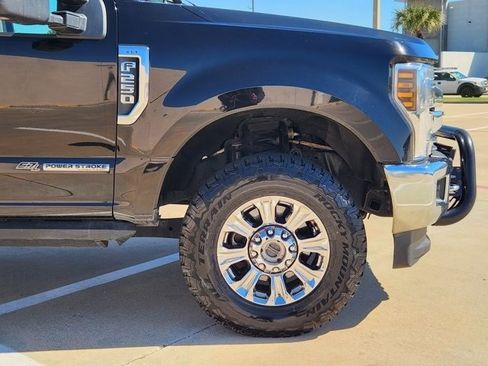 Used 2018 Ford F250 XLT w/ XLT Premium Package image 8