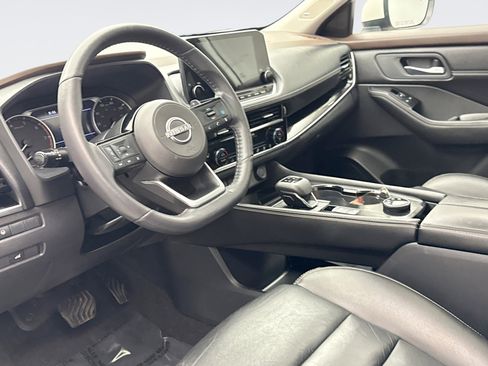 Used 2023 Nissan Rogue SL w/ SL Premium Package image 10