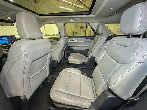 Used 2026 Ford Explorer Active w/ Active Comfort Package AWD/4WD image 27
