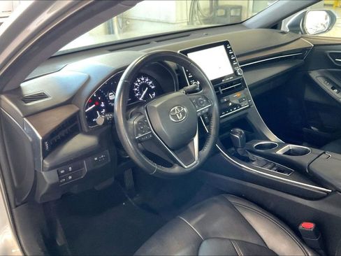 Used 2021 Toyota Avalon XLE FWD image 4