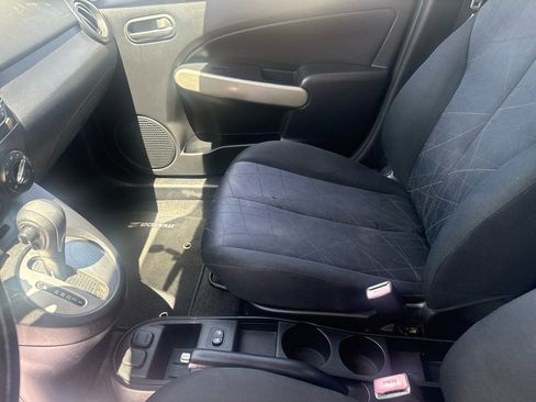 Used 2013 MAZDA MAZDA2 Sport image 13