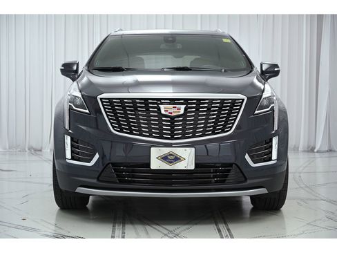 Used 2024 Cadillac XT5 Premium Luxury image 3