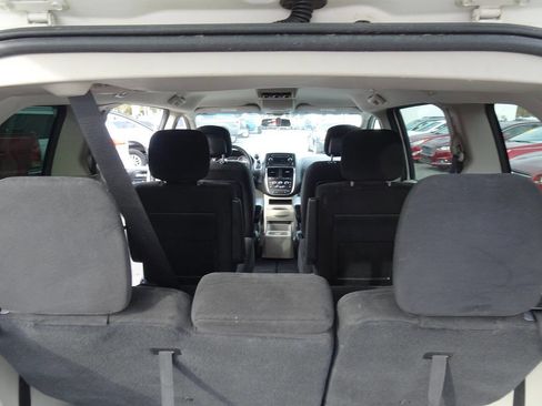 Used 2011 Dodge Grand Caravan Express image 16