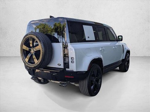 Certified 2023 Land Rover Defender 110 V8 image 5