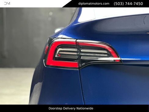 Used 2021 Tesla Model Y Long Range image 14