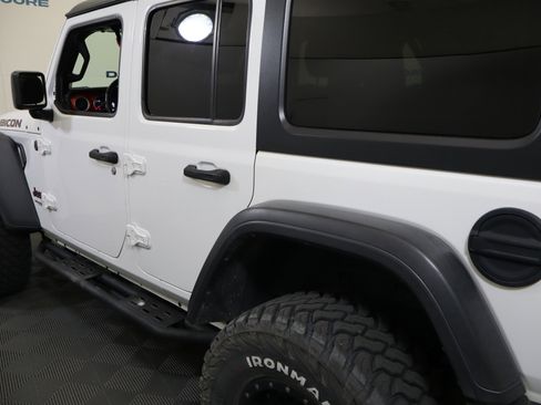 Used 2018 Jeep Wrangler Unlimited Rubicon image 10