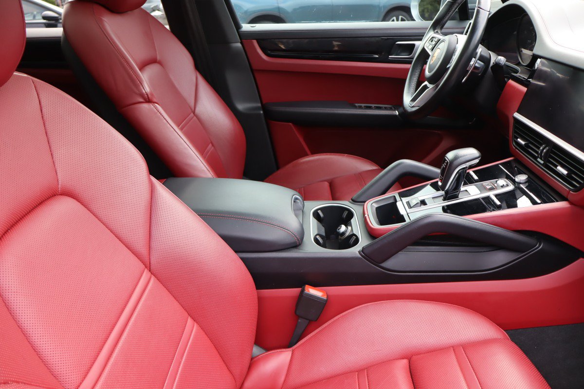 Used 2021 Porsche Cayenne AWD/4WD image 15
