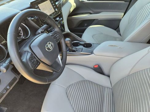 Used 2021 Toyota Camry SE image 16