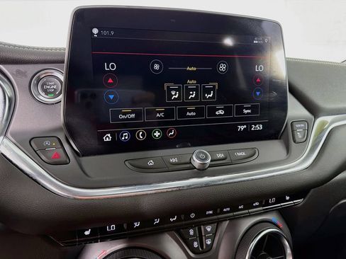 Used 2025 Chevrolet Blazer LT FWD image 19