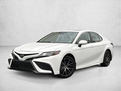 Used 2024 Toyota Camry SE w/ Cold Weather Package image 1