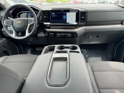 Used 2025 Chevrolet Silverado 2500 LT w/ Safety Package AWD/4WD image 11