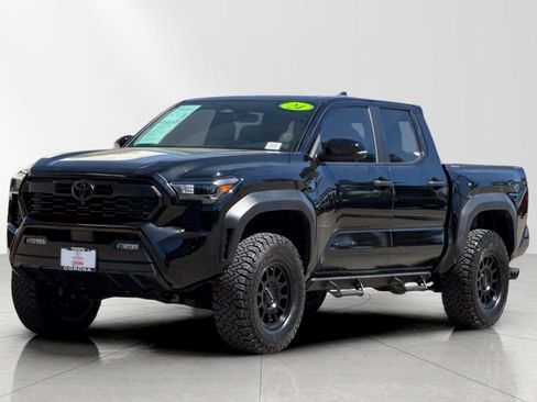 Used 2024 Toyota Tacoma TRD Off-Road w/ TRD Off Road Premium Package image 7