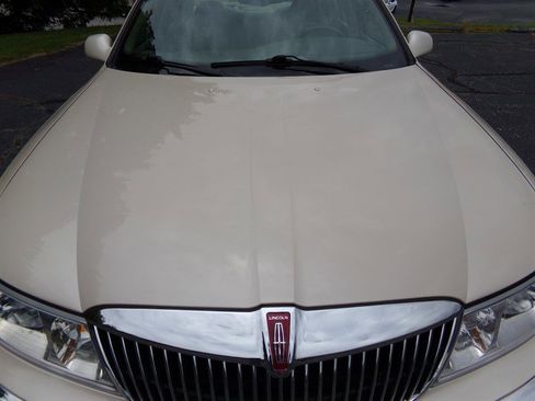 Used 2001 Lincoln Continental image 6
