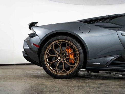 Used 2023 Lamborghini Huracan Tecnica image 10