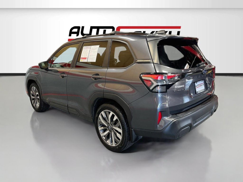 Used 2025 Subaru Forester Touring w/ Popular Package - Touring AWD/4WD image 5