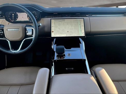 Used 2025 Land Rover Range Rover Sport SE image 15