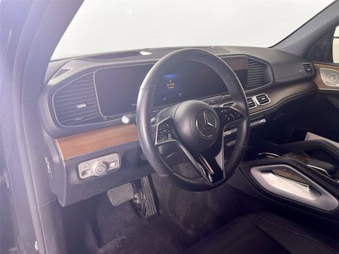 Certified 2024 Mercedes-Benz GLS 450 4MATIC image 10