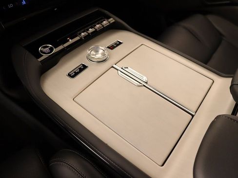 New 2025 Lincoln Navigator Reserve w/ Jet Appearance Package AWD/4WD image 8