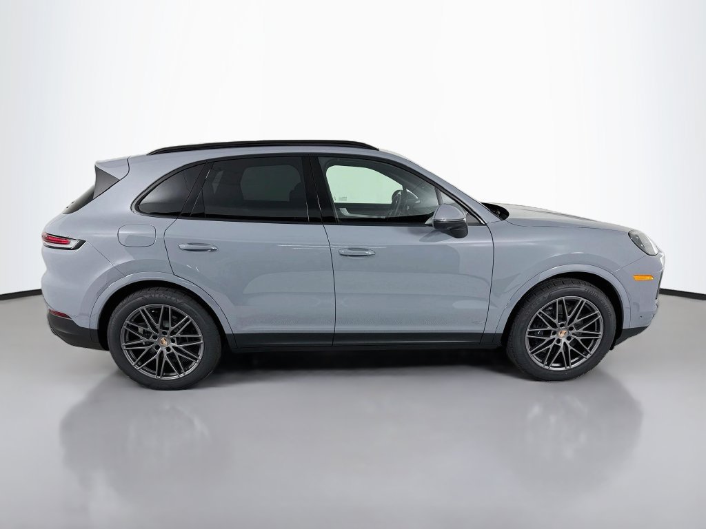 Certified 2026 Porsche Cayenne AWD/4WD image 8