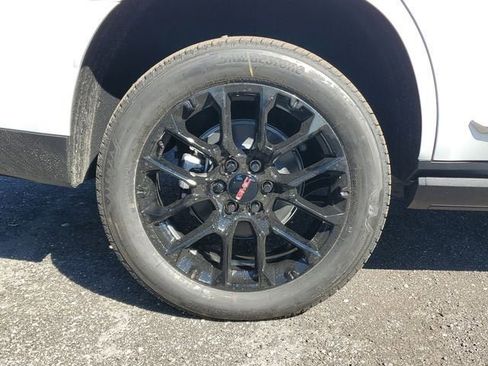 New 2026 GMC Yukon Denali w/ Sun & Power Step Package image 6