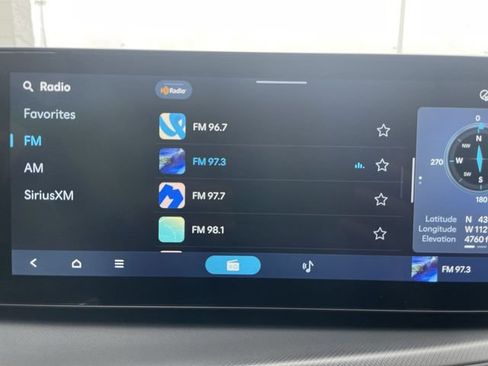Used 2025 Hyundai Santa Fe SEL AWD/4WD image 16