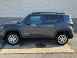 Used 2023 Jeep Renegade Latitude w/ Premium Group image 2