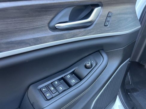 New 2026 Jeep Grand Cherokee L Limited w/ Limited Altitude Package AWD/4WD image 25