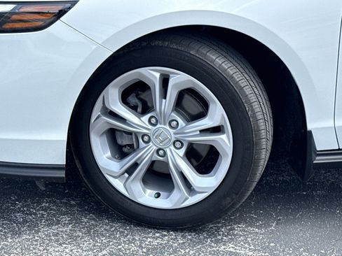 Certified 2025 Honda Accord LX image 38