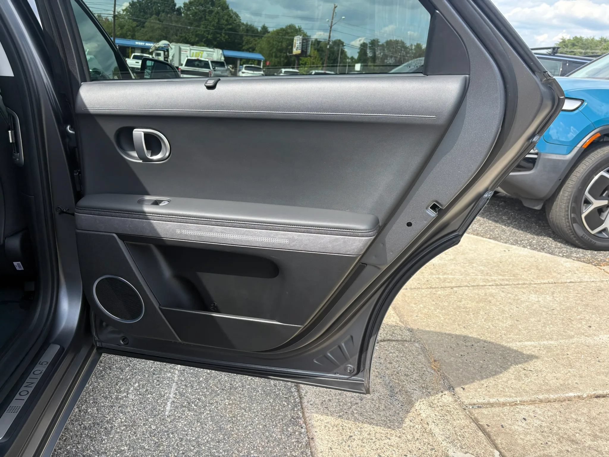 Used 2024 Hyundai Ioniq 5 Limited AWD/4WD image 13