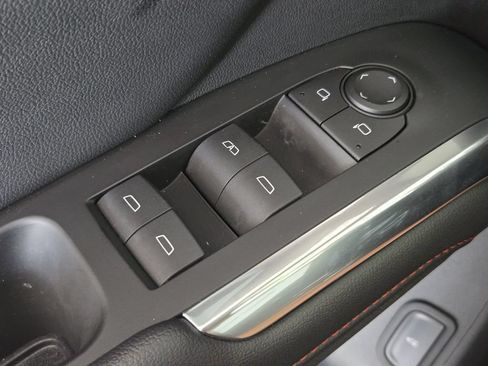 Used 2024 Chevrolet Traverse Z71 AWD/4WD image 24