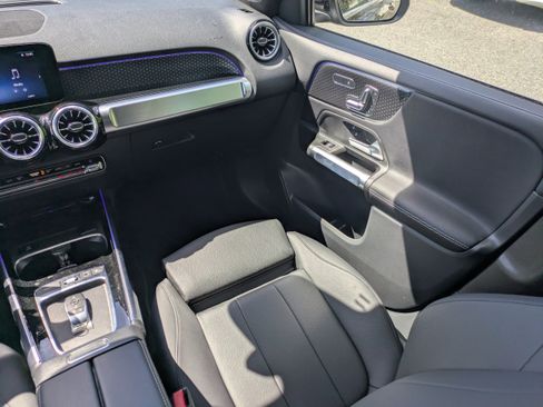 Used 2025 Mercedes-Benz GLB 250 image 16