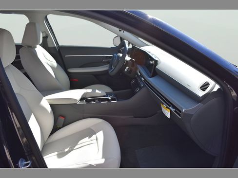New 2026 Hyundai Sonata SEL FWD image 15