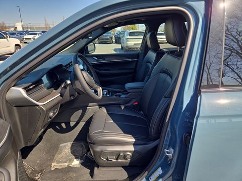 New 2026 Jeep Grand Cherokee L Limited image 17