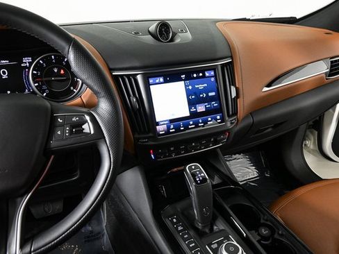 Used 2022 Maserati Levante GT image 14