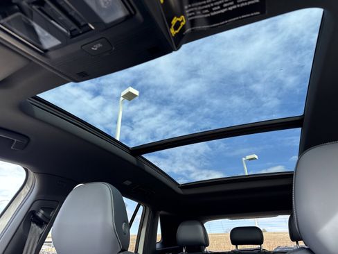 New 2026 Volkswagen Tiguan SE R-Line image 19