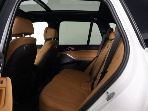 Used 2026 BMW X5 xDrive40i w/ Premium Package image 11