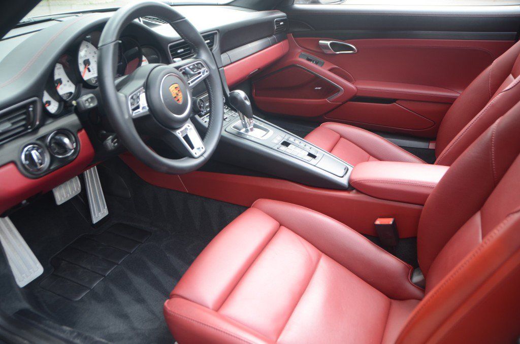Used 2019 Porsche 911 Targa 4 GTS AWD/4WD image 2