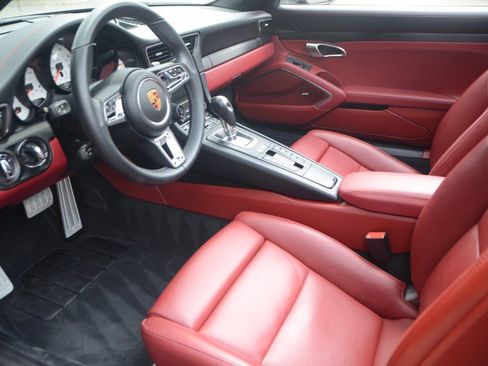 Used 2019 Porsche 911 AWD/4WD image 2