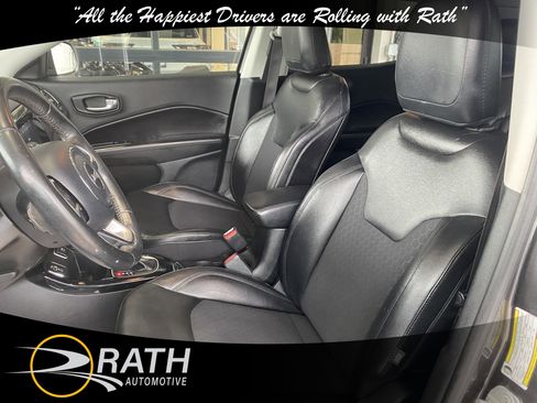 Used 2019 Jeep Compass Latitude FWD image 11