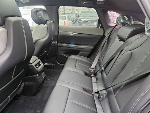 New 2026 Cadillac Optiq Luxury 1 image 21